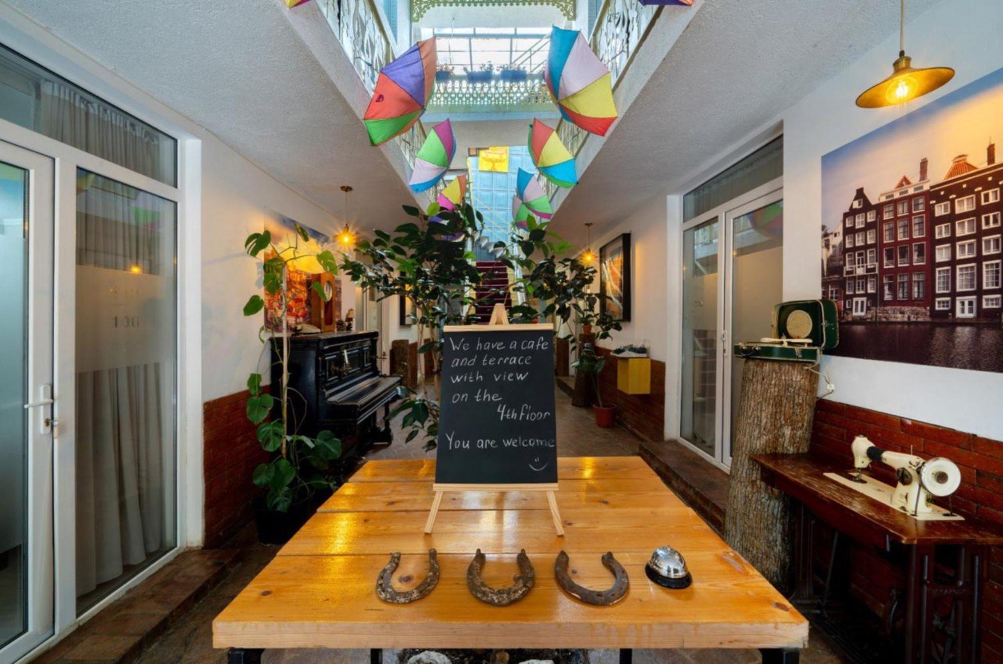 Hotel Tato & Coworking Space Тбілісі Екстер'єр фото