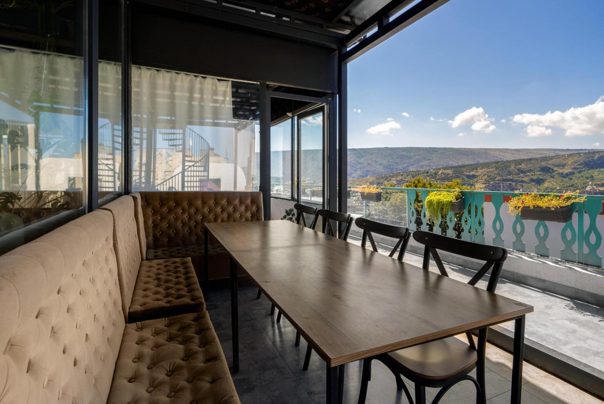 Hotel Tato & Coworking Space Тбілісі Екстер'єр фото