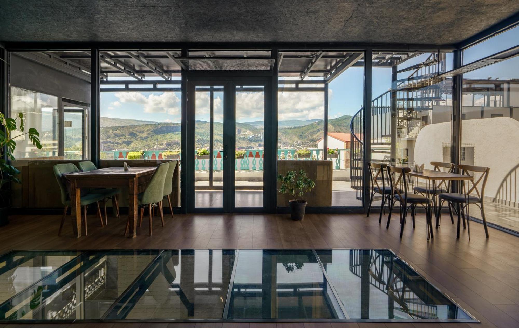 Hotel Tato & Coworking Space Тбілісі Екстер'єр фото
