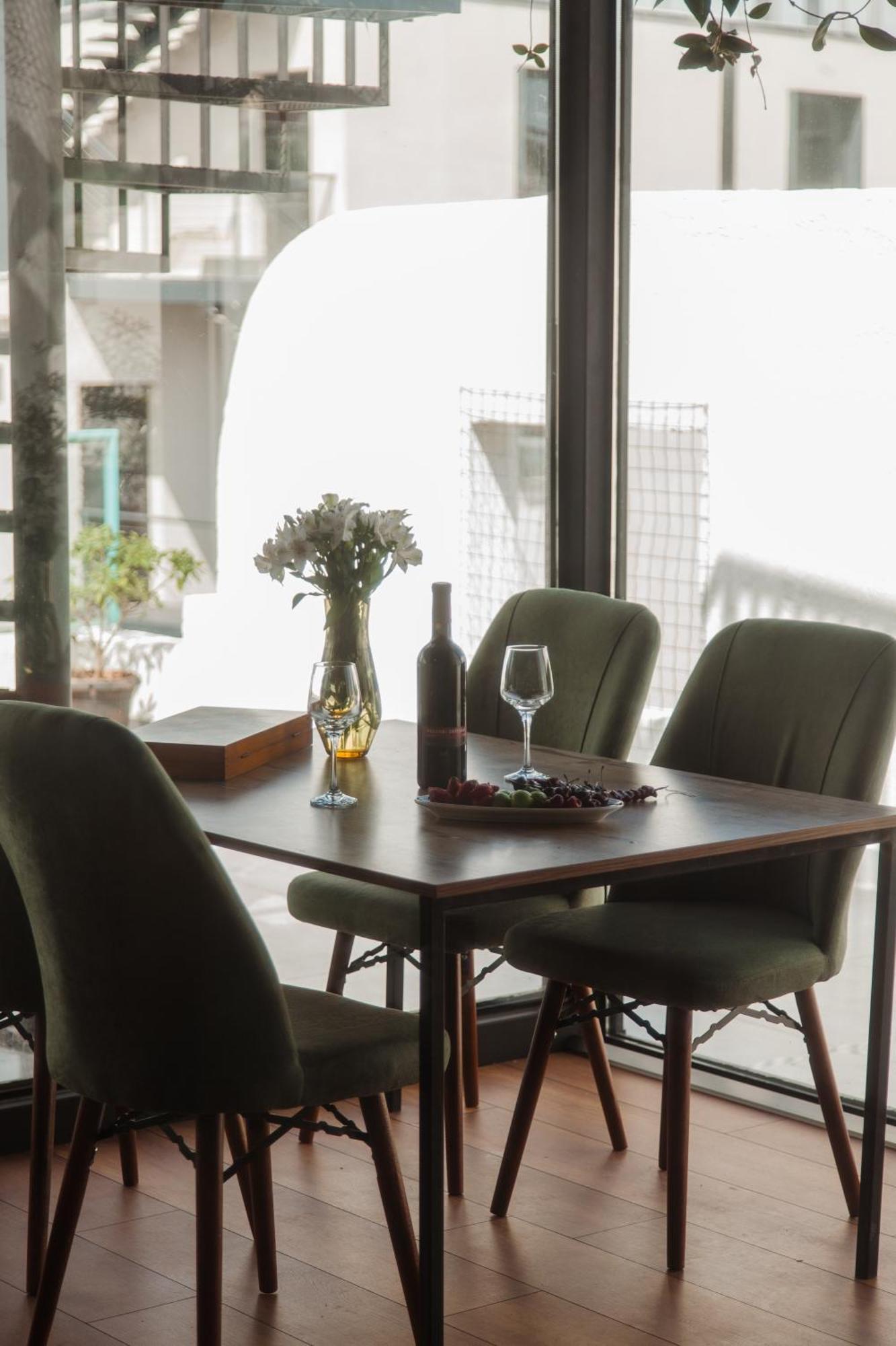 Hotel Tato & Coworking Space Тбілісі Екстер'єр фото