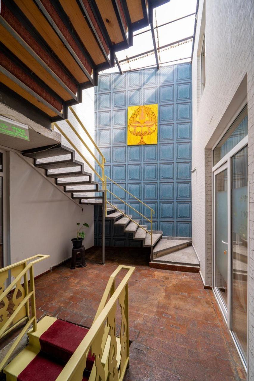Hotel Tato & Coworking Space Тбілісі Екстер'єр фото