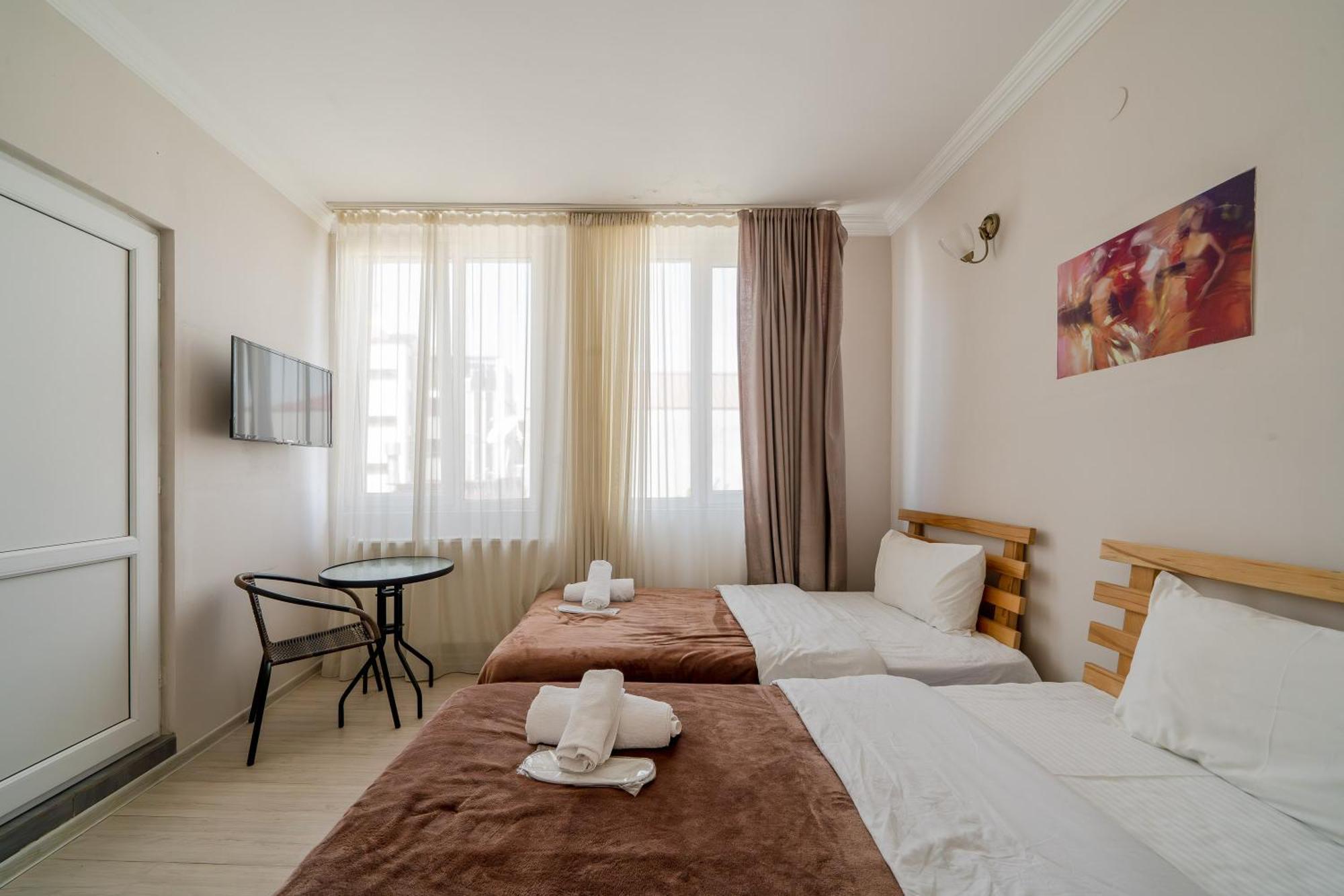 Hotel Tato & Coworking Space Тбілісі Екстер'єр фото