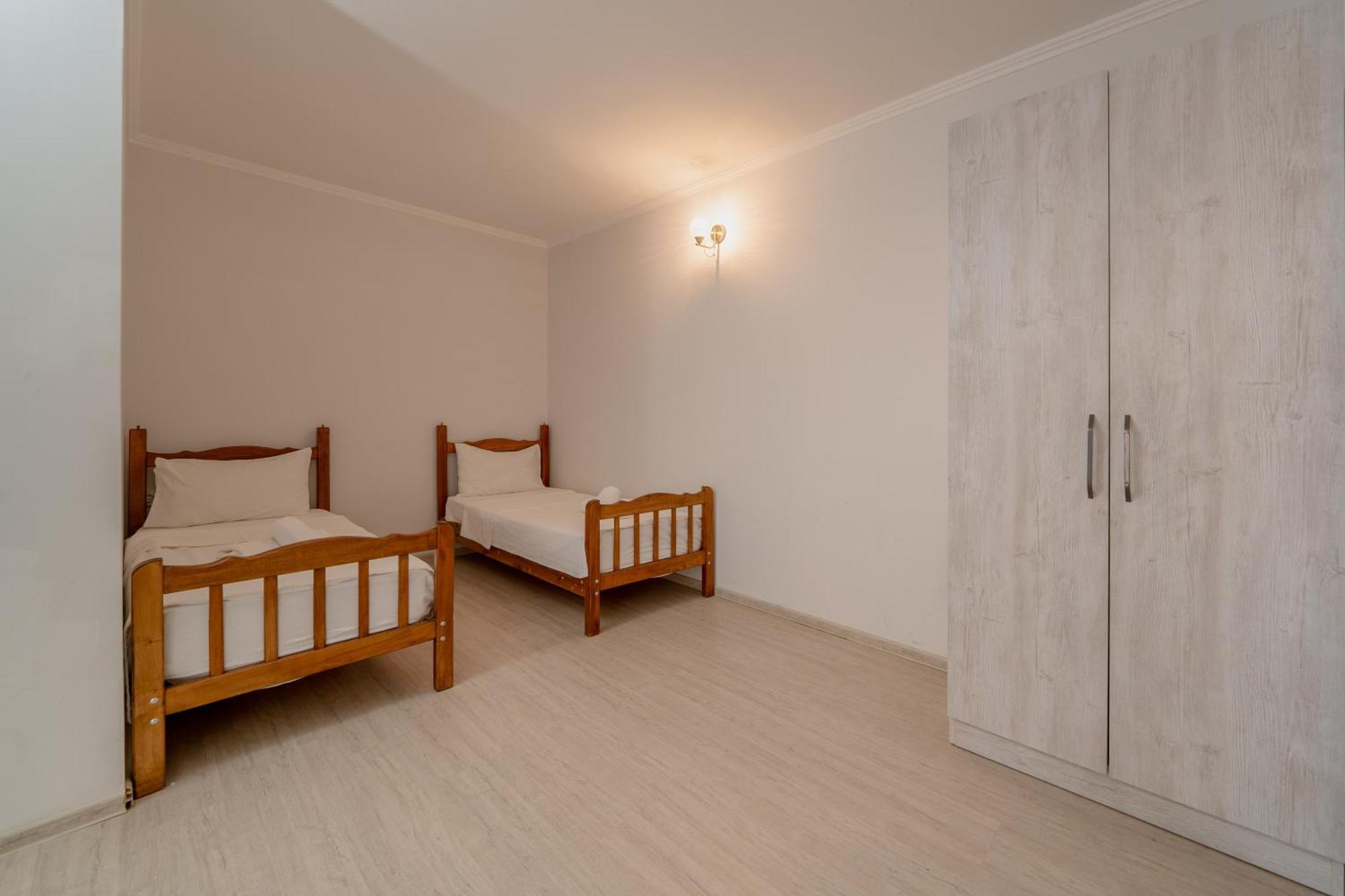Hotel Tato & Coworking Space Тбілісі Екстер'єр фото