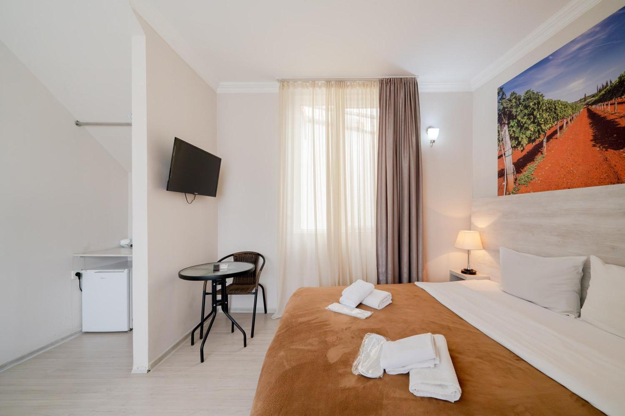 Hotel Tato & Coworking Space Тбілісі Екстер'єр фото